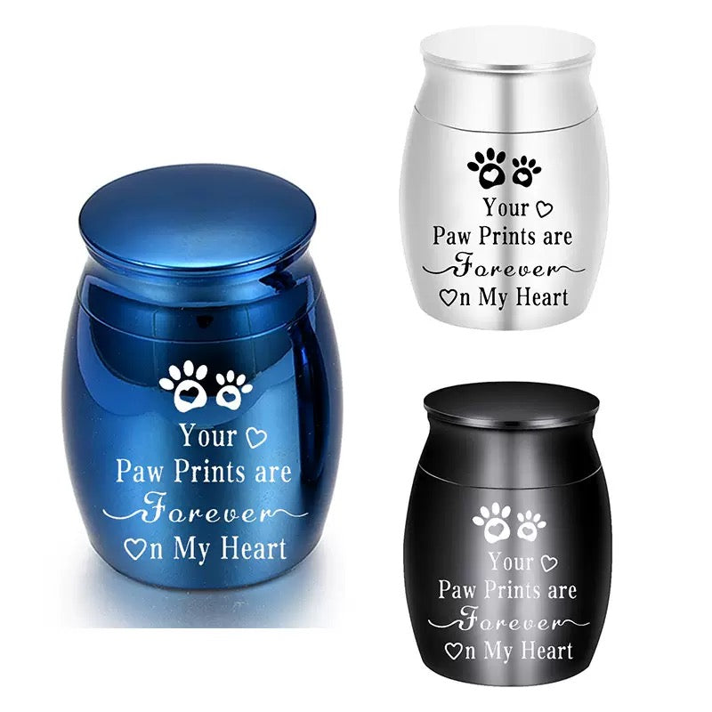 Pet urn